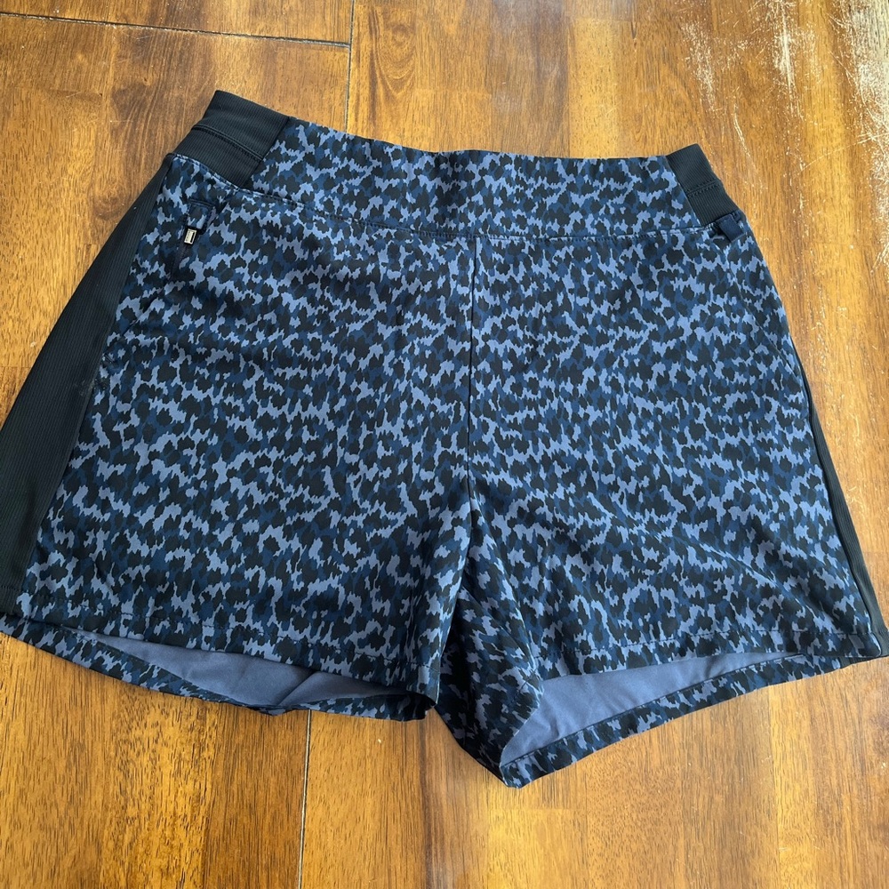 Athleta Brooklyn printed shorts